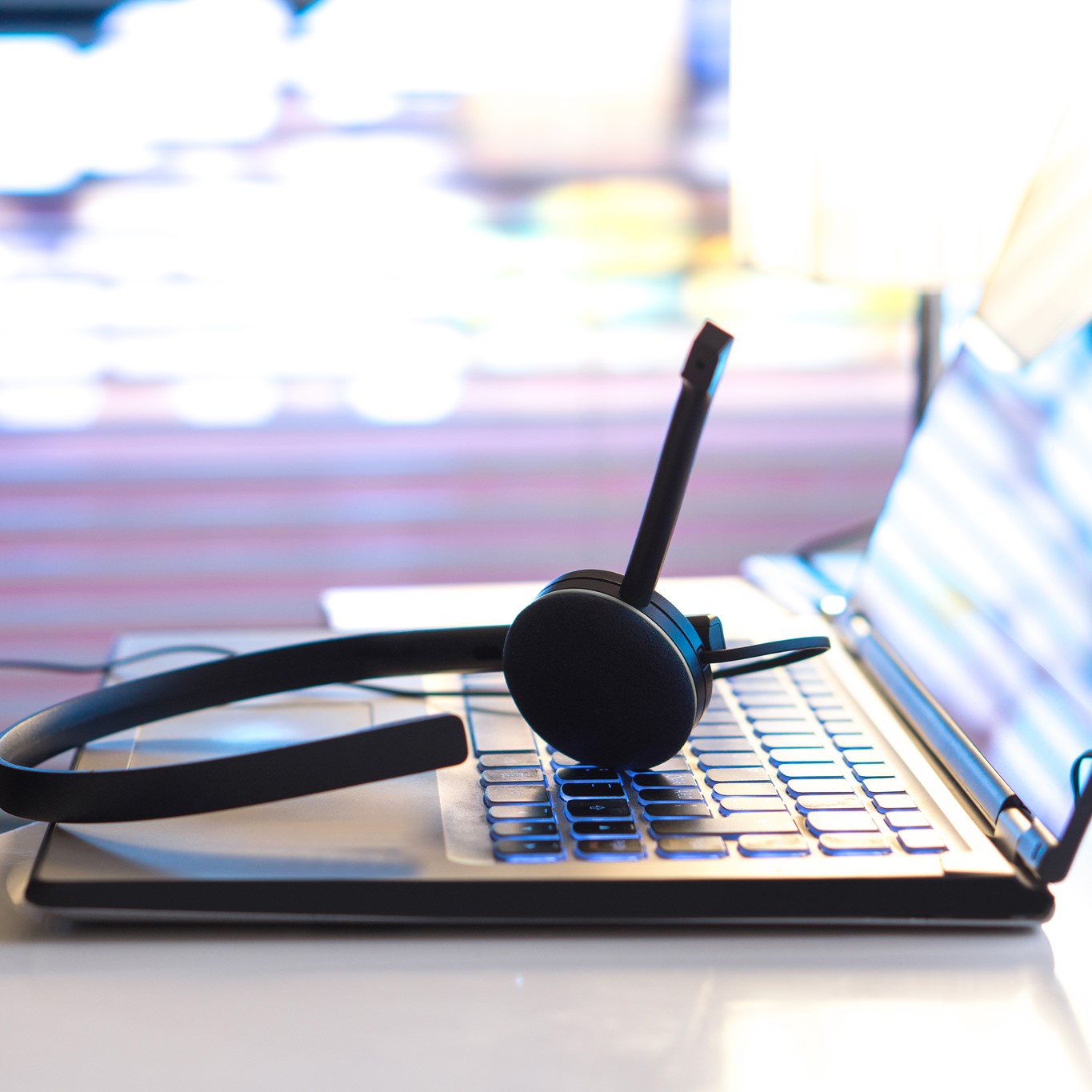 Notebook mit Headset